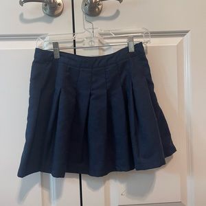 Pleated navy skirt